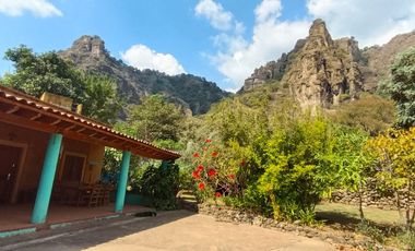 CASA EN VENTA EN PUEBLO MISTICO  AMATLAN DE QUETZALCOATL, TEPOZTLAN MORELOS $10,000,000.00