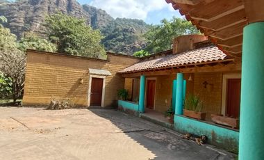 CASA EN VENTA EN PUEBLO MISTICO  AMATLAN DE QUETZALCOATL, TEPOZTLAN MORELOS $10,000,000.00