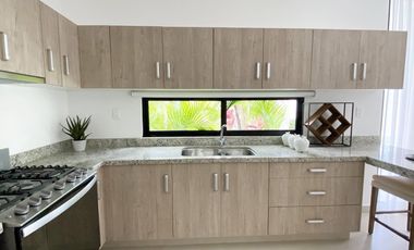 CASA 3 HABITACIONES CON JARDIN EN PLAYA DEL CARMEN