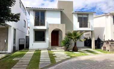 Casa en venta en Condado del Valle, Metepec, Estado de México, sección Bakeira