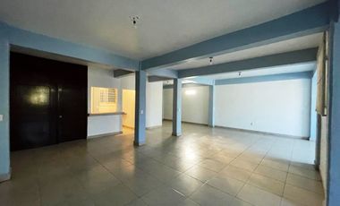 Casa en venta, 6 recámaras, 4 autos, escriturada.