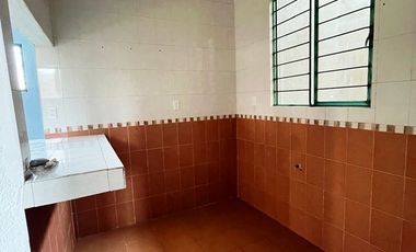 Casa en venta, 6 recámaras, 4 autos, escriturada.