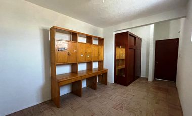 Casa en venta, 6 recámaras, 4 autos, escriturada.