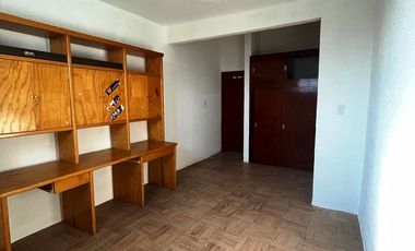 Casa en venta, 6 recámaras, 4 autos, escriturada.