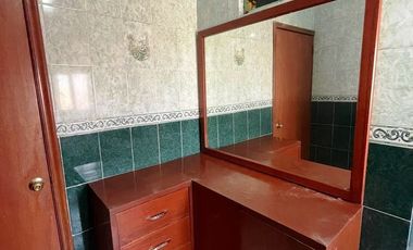 Casa en venta, 6 recámaras, 4 autos, escriturada.