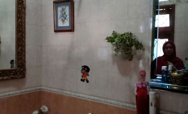 Rumah siap huni design classic furnished di Kerten Solo Jawa tengah