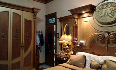 Rumah siap huni design classic furnished di Kerten Solo Jawa tengah