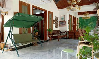 Rumah siap huni design classic furnished di Kerten Solo Jawa tengah