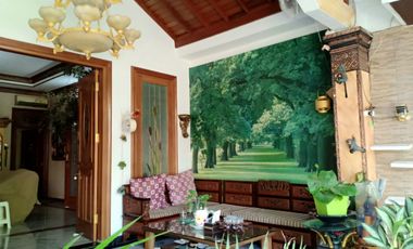 Rumah siap huni design classic furnished di Kerten Solo Jawa tengah