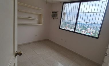 Departamento  en Alquiler en los Ceibos, 4 Habitaciones, 3 Baños, Balcón, Parqueos, Seguridad,  Norte de Guayaquil.