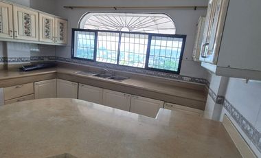 Departamento  en Alquiler en los Ceibos, 4 Habitaciones, 3 Baños, Balcón, Parqueos, Seguridad,  Norte de Guayaquil.