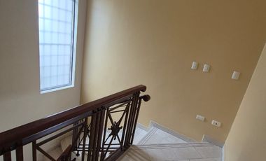 Departamento  en Alquiler en los Ceibos, 4 Habitaciones, 3 Baños, Balcón, Parqueos, Seguridad,  Norte de Guayaquil.
