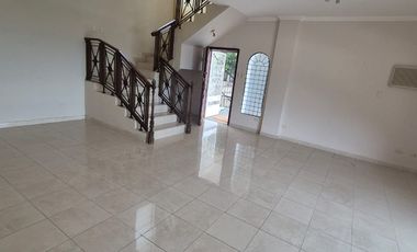 Departamento  en Alquiler en los Ceibos, 4 Habitaciones, 3 Baños, Balcón, Parqueos, Seguridad,  Norte de Guayaquil.