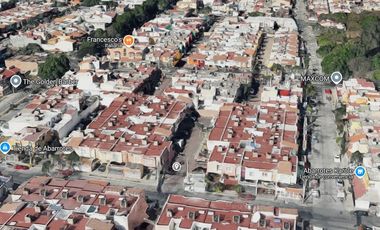 PRECIOSA Y AMPLIA CASA, EXCELENTE UBICACIÓN EN FRACC. RESIDENCIAL PARQUES DEL NILO, GUADALAJARA -NO CRÉDITOS-