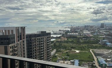 FOR RENT - MODERN, LARGE 1BR WITH SEAVIEW BALCONY IN MANDANI BAY, CEBU. INTERIOR DESIGNED UNIT.