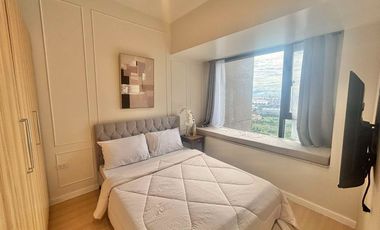 FOR RENT - MODERN, LARGE 1BR WITH SEAVIEW BALCONY IN MANDANI BAY, CEBU. INTERIOR DESIGNED UNIT.