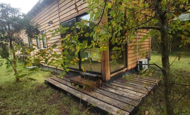 CASA CERCANA A LAGO RANCO.