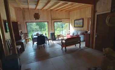CASA CERCANA A LAGO RANCO.