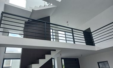 VENTA DE CASA NUEVA CON DOS CASAS CLUB EN FRACCIONAMIENTO LA CIMA, BURGOS CORINTO