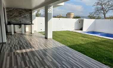 VENTA DE CASA NUEVA CON DOS CASAS CLUB EN FRACCIONAMIENTO LA CIMA, BURGOS CORINTO