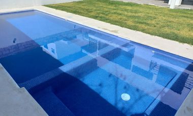 VENTA DE CASA NUEVA CON DOS CASAS CLUB EN FRACCIONAMIENTO LA CIMA, BURGOS CORINTO
