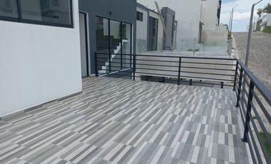 VENTA DE CASA NUEVA CON DOS CASAS CLUB EN FRACCIONAMIENTO LA CIMA, BURGOS CORINTO