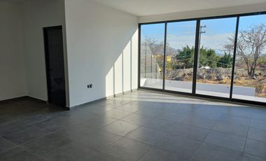 VENTA DE CASA NUEVA CON DOS CASAS CLUB EN FRACCIONAMIENTO LA CIMA, BURGOS CORINTO