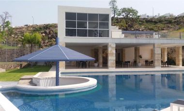 VENTA DE CASA NUEVA CON DOS CASAS CLUB EN FRACCIONAMIENTO LA CIMA, BURGOS CORINTO