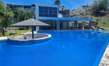 VENTA DE CASA NUEVA CON DOS CASAS CLUB EN FRACCIONAMIENTO LA CIMA, BURGOS CORINTO