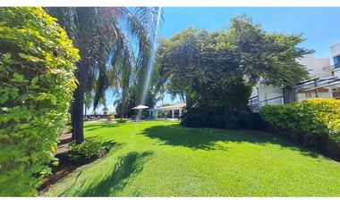 VENTA DE CASA NUEVA CON DOS CASAS CLUB EN FRACCIONAMIENTO LA CIMA, BURGOS CORINTO