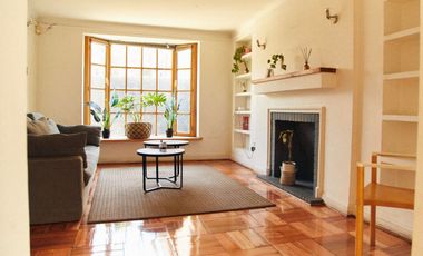 Acogedora Y Luminosa Casa En Excelente Ubicación