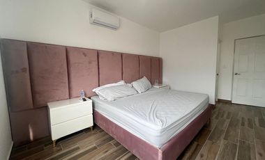 Casa en renta en Punto Oriente A1