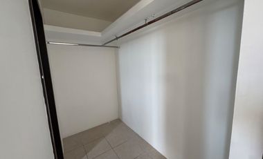 En alquiler casa de 3 dormitorios en Urb. La Romareda.