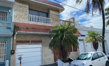 VENDO CASA EN EL CENTRO