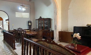 VENDO CASA EN EL CENTRO