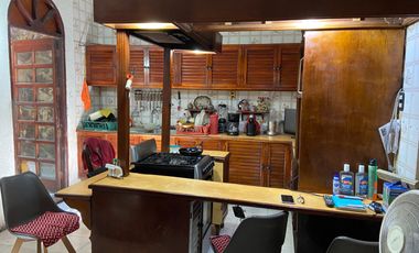 VENDO CASA EN EL CENTRO