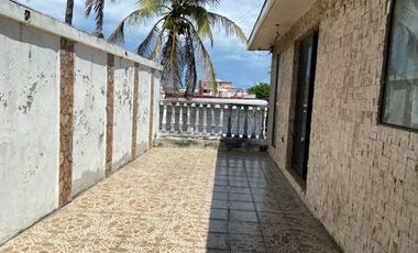 VENDO CASA EN EL CENTRO