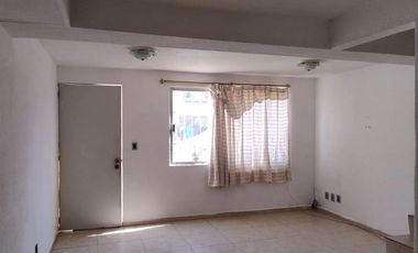 PRECIOSA Y AMPLIA CASA, EXCELENTE UBICACIÓN EN RESIDENCIAL LAS AMÉRICAS ECATEPEC. A UNOS MINUTOS DE LA CDMX!!! -NO CRÉDITOS-