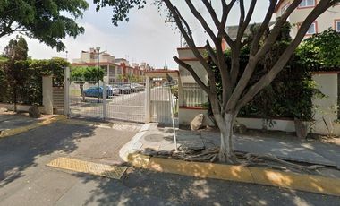PRECIOSA Y AMPLIA CASA, EXCELENTE UBICACIÓN EN RESIDENCIAL LAS AMÉRICAS ECATEPEC. A UNOS MINUTOS DE LA CDMX!!! -NO CRÉDITOS-