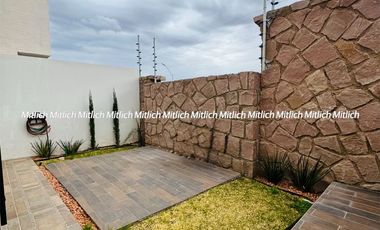 Casa en Venta Fraccionamiento Valdivia $5,200,000.