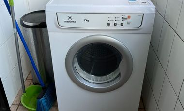 SE ARRIENDA DEPARTAMENTO PISO 4°  3 D. 2  B. ESTACIONAMIENTO $750.000