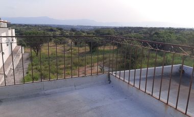 Casa de tres recámaras, modelo Amatista,  frente a la alberca, en Real Santa Fe Residencial, Xochitepec, Mor.