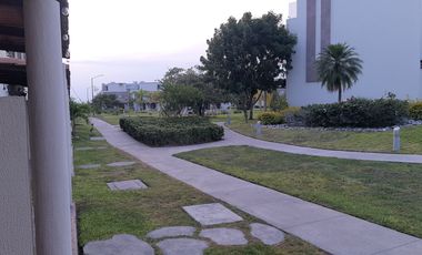 Casa de tres recámaras, modelo Amatista,  frente a la alberca, en Real Santa Fe Residencial, Xochitepec, Mor.
