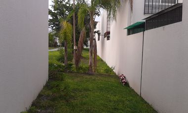 Casa de tres recámaras, modelo Amatista,  frente a la alberca, en Real Santa Fe Residencial, Xochitepec, Mor.