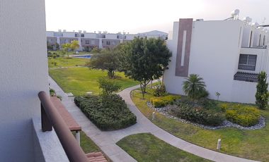 Casa de tres recámaras, modelo Amatista,  frente a la alberca, en Real Santa Fe Residencial, Xochitepec, Mor.