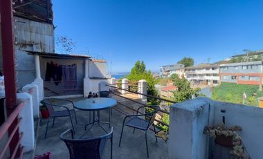 Valparaiso, Cerca Casa Pablo Neruda, Vista Al mar