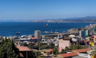 Valparaiso, Cerca Casa Pablo Neruda, Vista Al mar