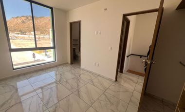 Casa 2 recámaras cerca Periférico y Prol. Av Guadalupe