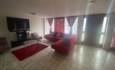 VENTA- AMPLIA CASA EN VILLA LAZARO CARDENAS, TLALPAN. CERCA CALZ. ACOXPA.