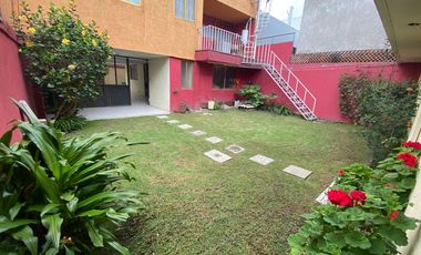 VENTA- AMPLIA CASA EN VILLA LAZARO CARDENAS, TLALPAN. CERCA CALZ. ACOXPA.